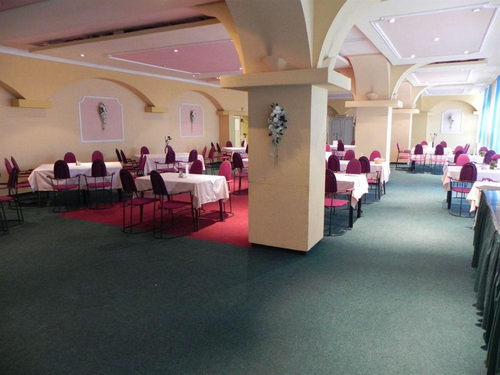Garni Hotel Junior براتسيلافا المظهر الخارجي الصورة