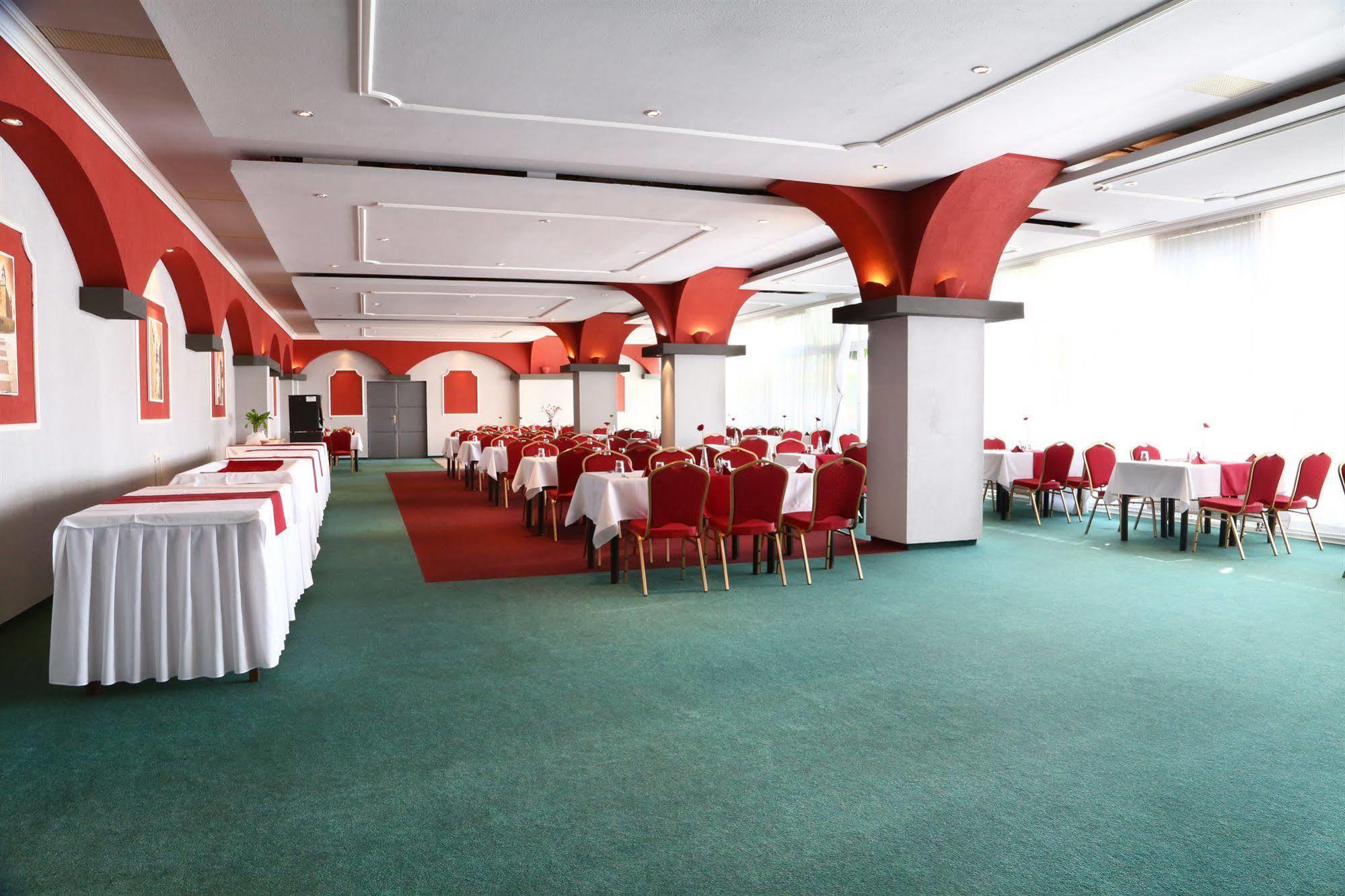 Garni Hotel Junior براتسيلافا المظهر الخارجي الصورة