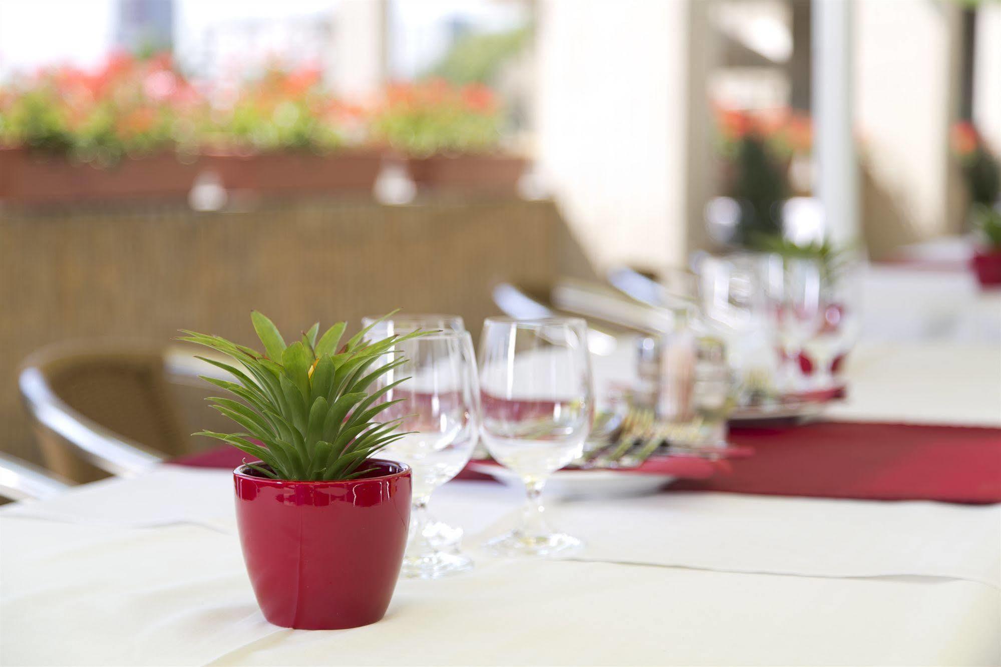Garni Hotel Junior براتسيلافا المظهر الخارجي الصورة