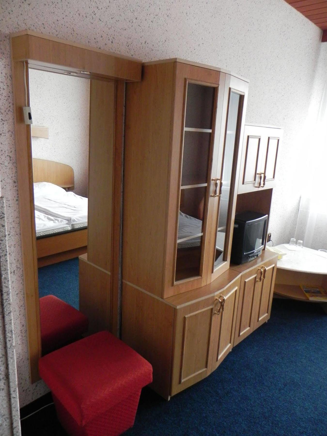 Garni Hotel Junior براتسيلافا المظهر الخارجي الصورة