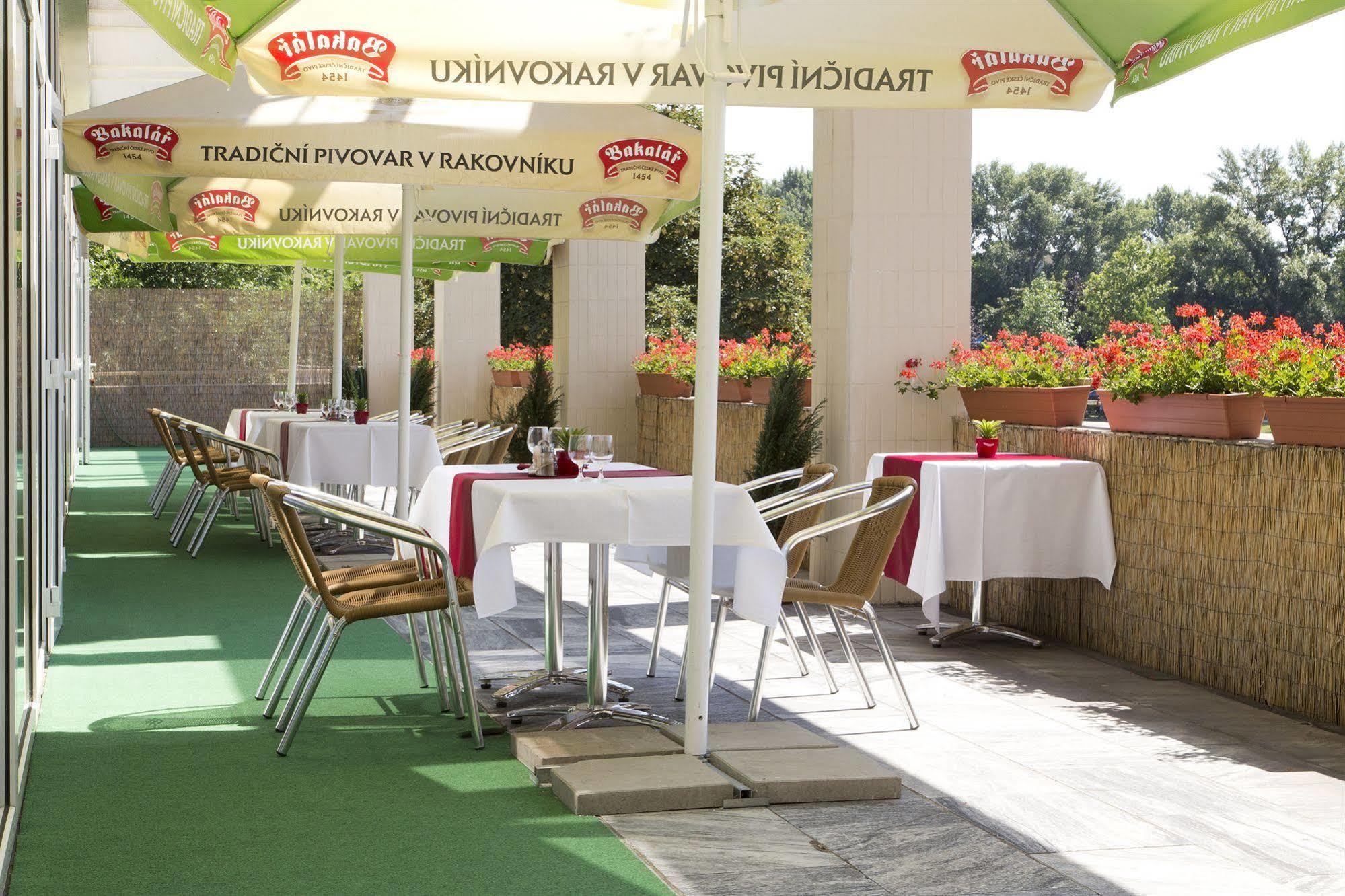Garni Hotel Junior براتسيلافا المظهر الخارجي الصورة