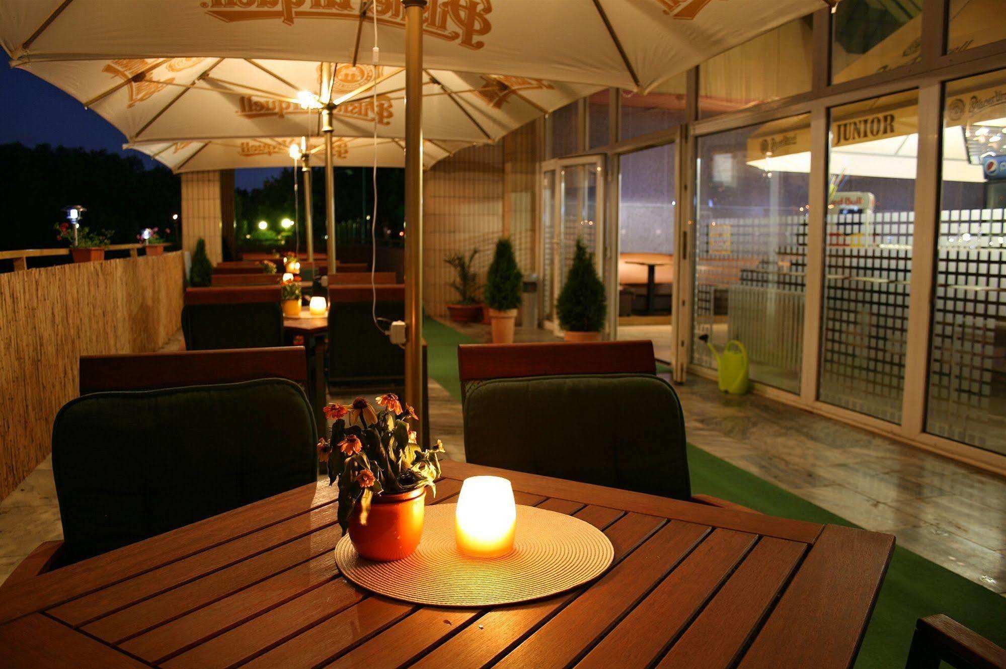 Garni Hotel Junior براتسيلافا المظهر الخارجي الصورة