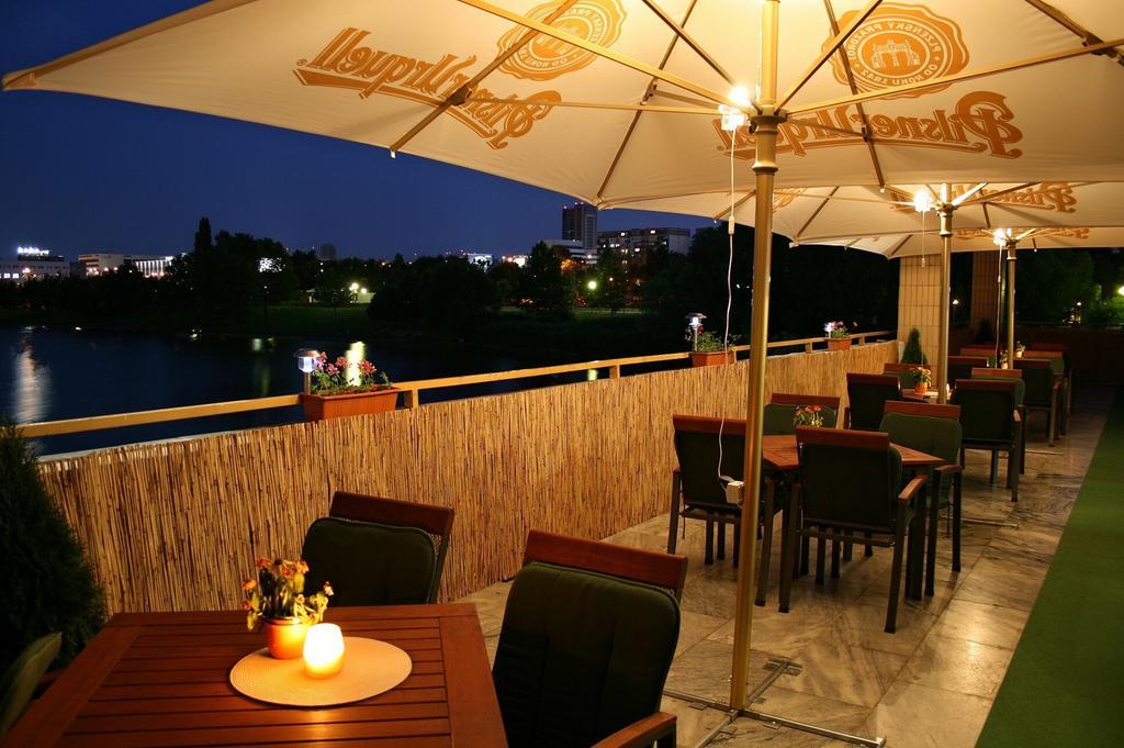 Garni Hotel Junior براتسيلافا المظهر الخارجي الصورة