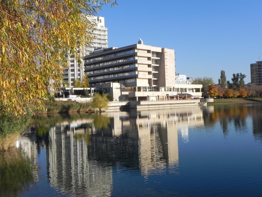 Garni Hotel Junior براتسيلافا المظهر الخارجي الصورة